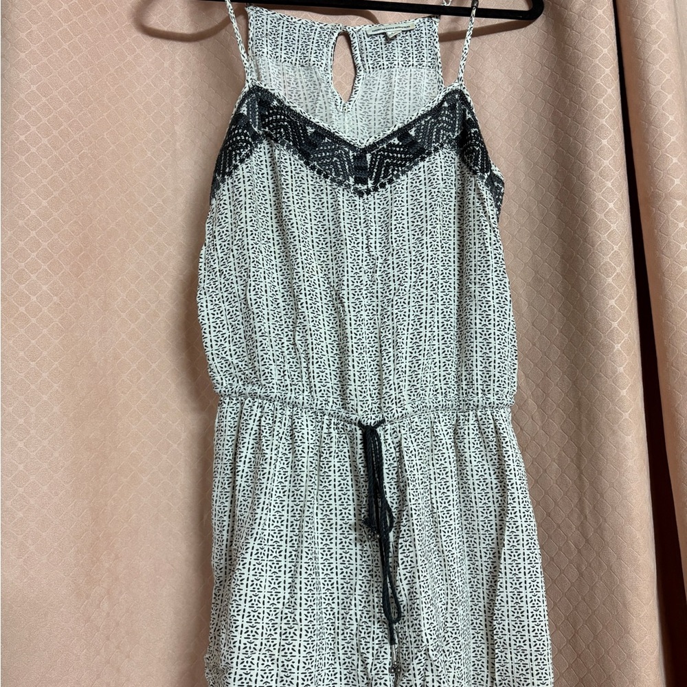American Eagle Outfitters - Black and White Patterned Top